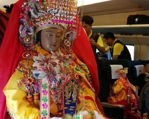 媽祖首次坐動車買實名車票。(網圖)