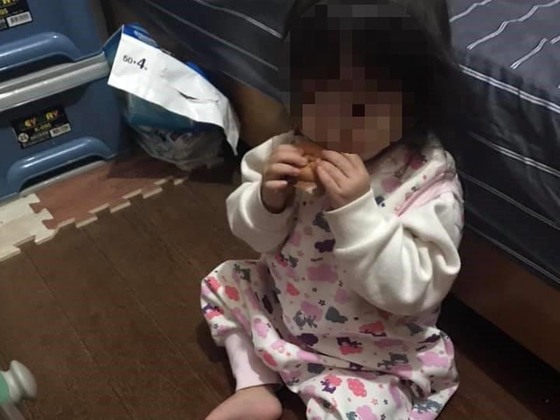 女兒吃得津津有味。「爆怨公社」Facebook 圖片