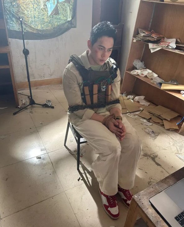許俊豪為《刑偵12》拍攝去到盡,忍尿忍足14小時。 許俊豪為《刑偵12》拍攝去到盡,忍尿忍足14小時。
