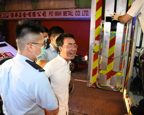 事主由救護車送院檢查。
