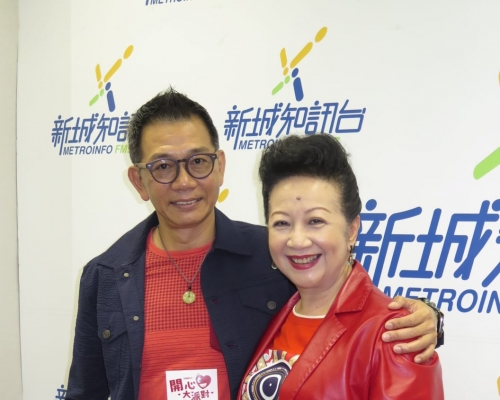 袁富華今日到新城接受薛家燕的節目訪問。 新城圖片