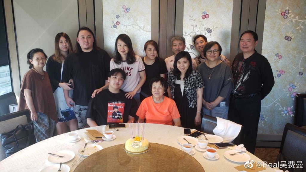 Feynman日前與家人食飯慶祝生日,但爸爸在內地未有出席。