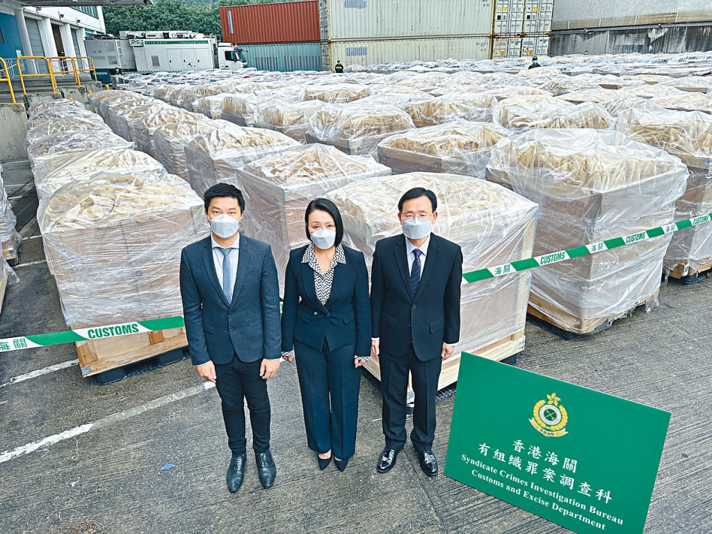 海關宣布破獲本年涉及走私貨物市值最高的海路走私案件。
