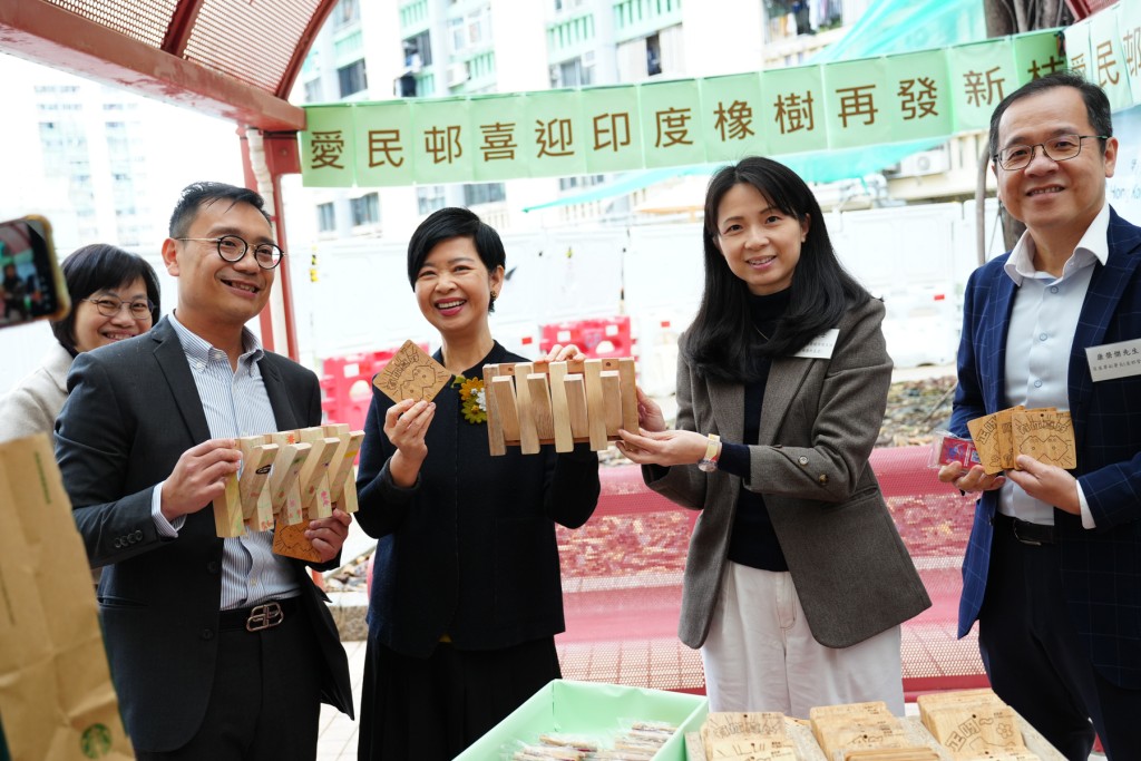何永賢感謝房署團隊和跨部門的努力,為屋邨親手栽種出重新出發的暖心故事。何永賢FB 何永賢感謝房署團隊和跨部門的努力,為屋邨親手栽種出重新出發的暖心故事。何永賢FB