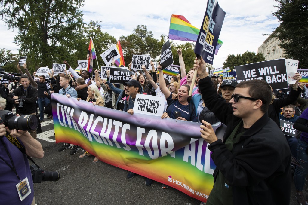 美国支持LGBTQ社群团体抗议有关的裁决。
