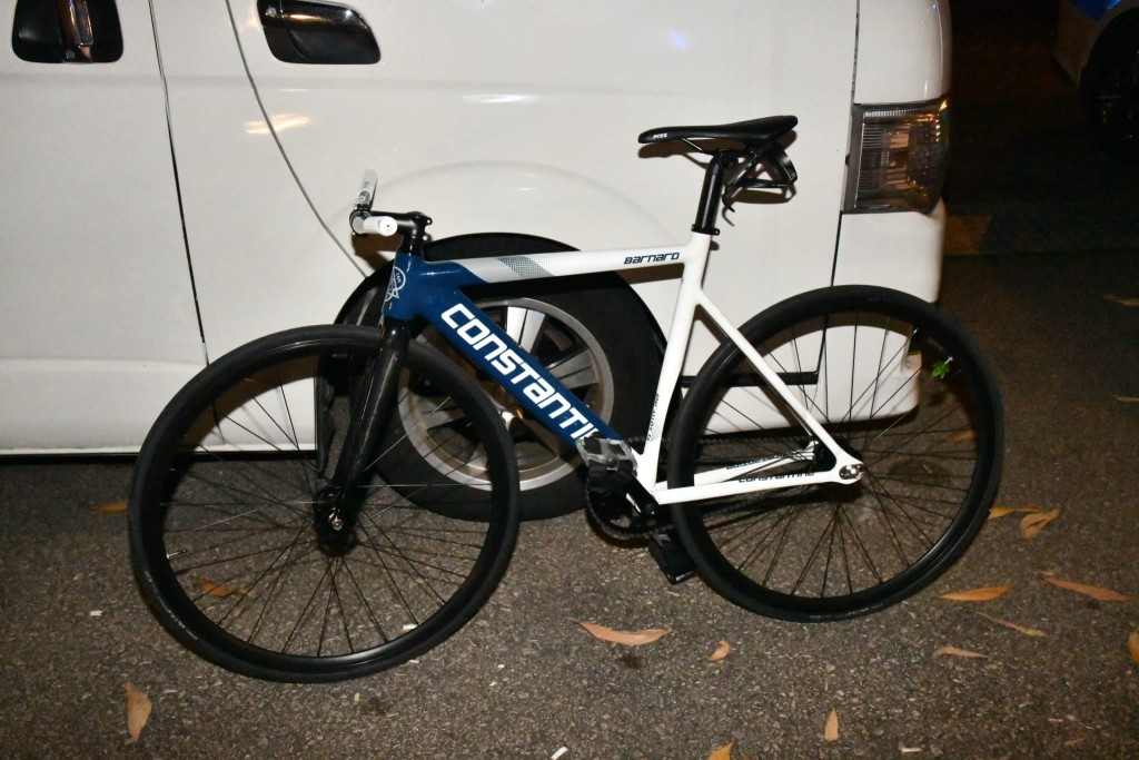 涉事單車疑為俗稱「死飛車」的 Fixed Gear 單車。