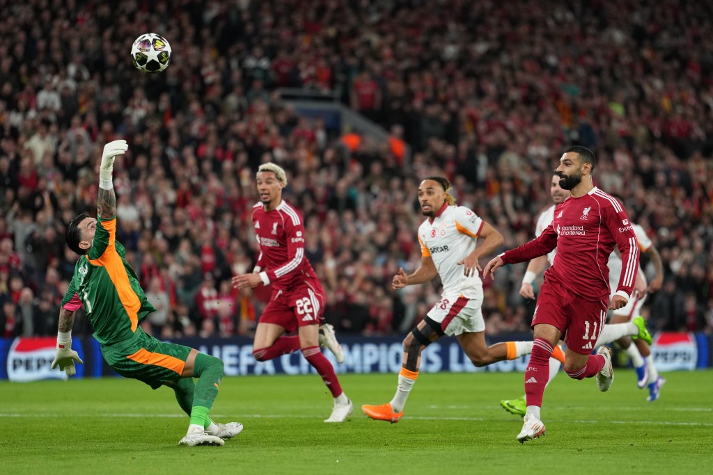 利物浦欧联16强次回合主场4:0大炒加拉塔沙雷，总比数反胜4:1晋级。美联社