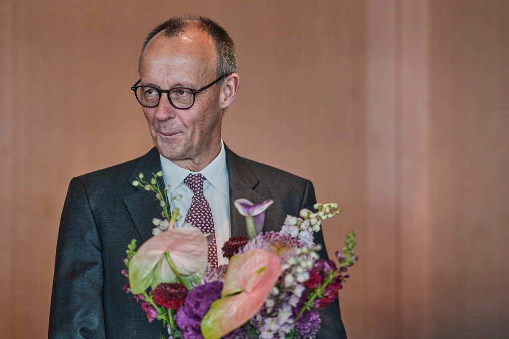 默茨政府致力於增強軍事實力，計劃重推強制徵兵。美聯社