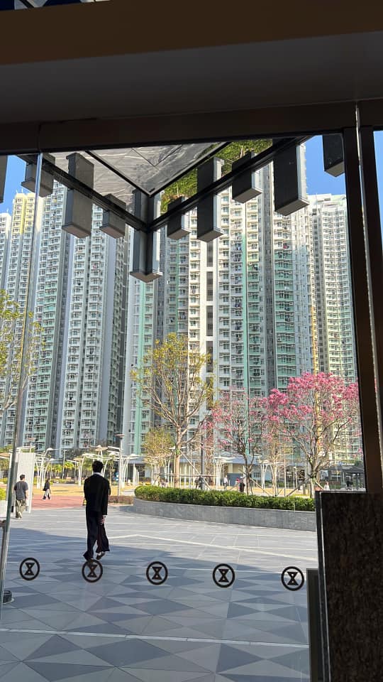 網民:仲要個園境花園正到一個點(鳥語花香⋯⋯)。fb「公屋討論區 - 香港facebook群組」截圖 網民:仲要個園境花園正到一個點(鳥語花香⋯⋯)。fb「公屋討論區 - 香港facebook群組」截圖