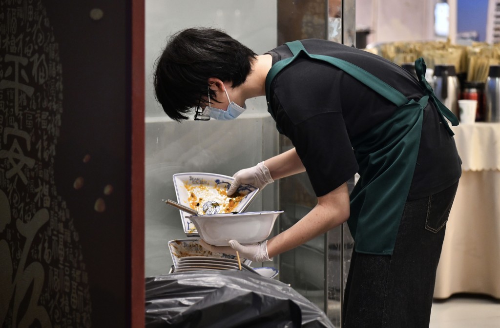 輸入外勞某程度上幫助解決缺乏人手情況。資料圖片