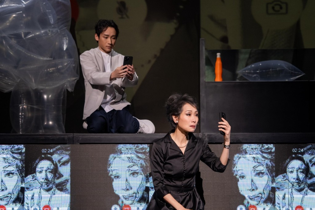 完成馬來西亞演出後,《唔講得》移師廣州大劇院歌劇廳公演。 完成馬來西亞演出後,《唔講得》移師廣州大劇院歌劇廳公演。