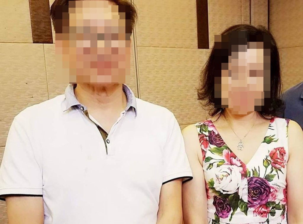 Facebook上有不少两人合照。网图