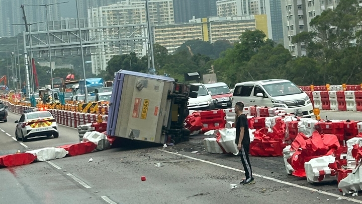 fb馬路的事 (即時交通資訊台)圖片