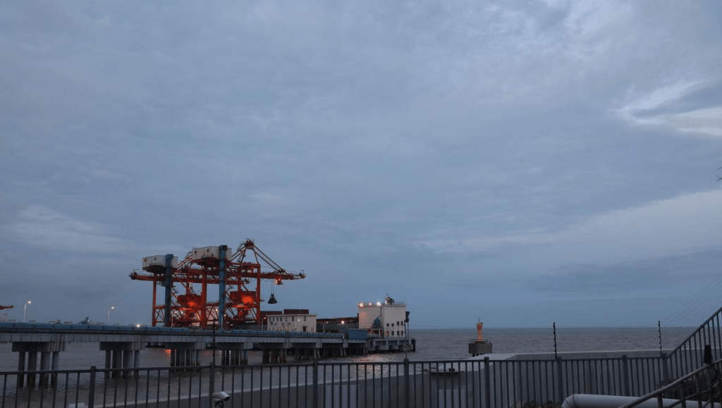 浙能嘉兴发电厂，面临史上最大「海蜇危机」。