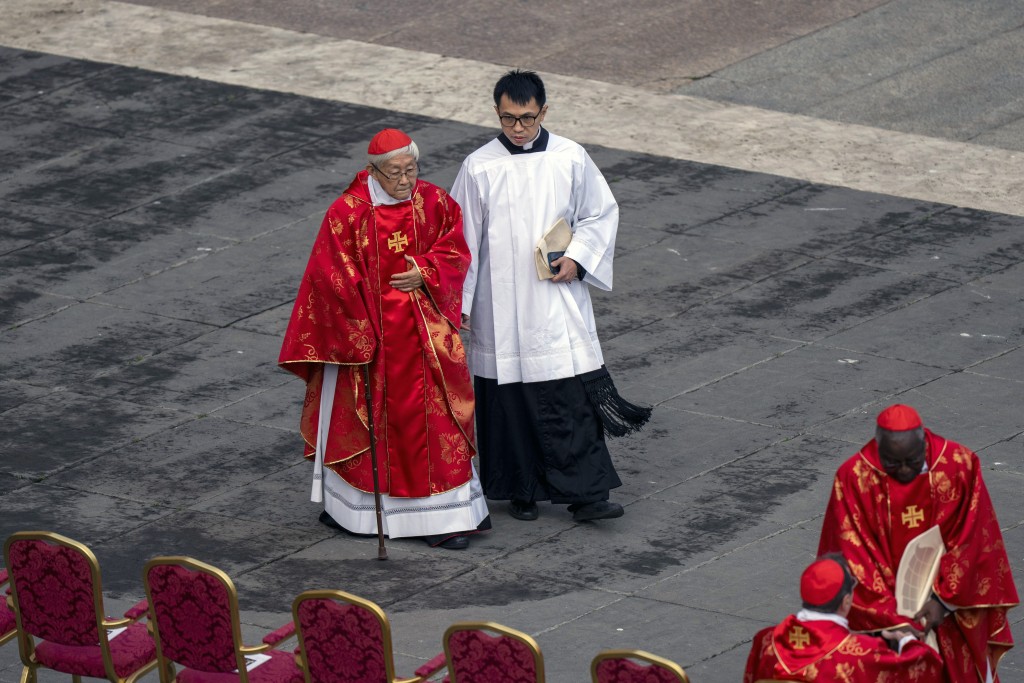 陳日君早前到梵蒂岡出席本篤十六世葬禮。AP圖片