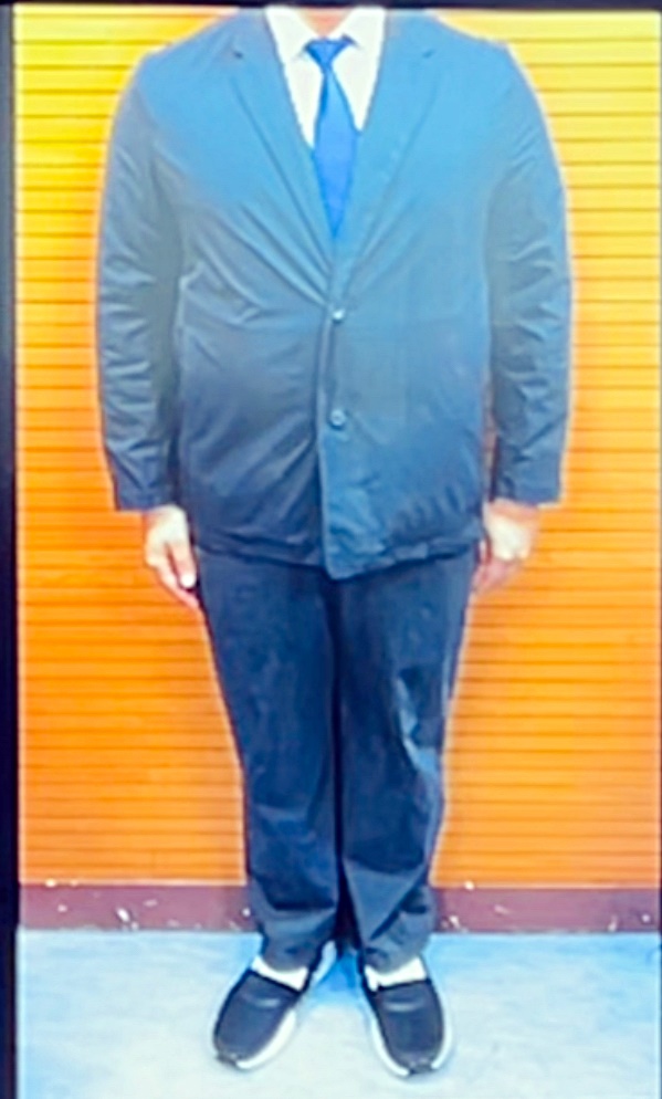 被捕男學生身形肥胖。 被捕男學生身形肥胖。