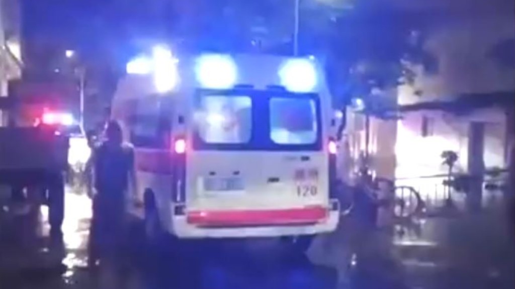 潮州男外賣員冒雨送餐，途中翻車落水身亡。