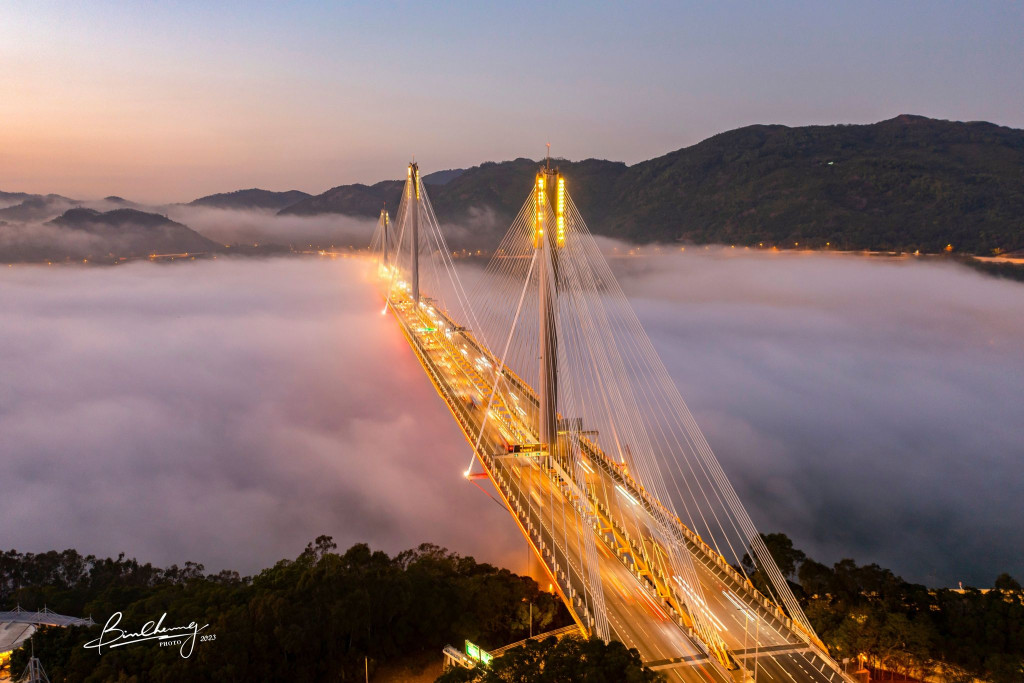 霧浸汀九橋。圖片授權：Bin Cheung