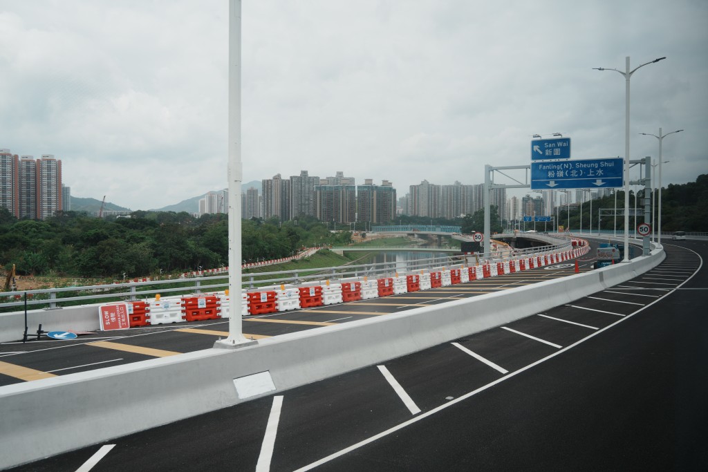 土拓署預計可節省約10分鐘車程,避開上水及粉嶺區內繁忙道路。 土拓署預計可節省約10分鐘車程,避開上水及粉嶺區內繁忙道路。