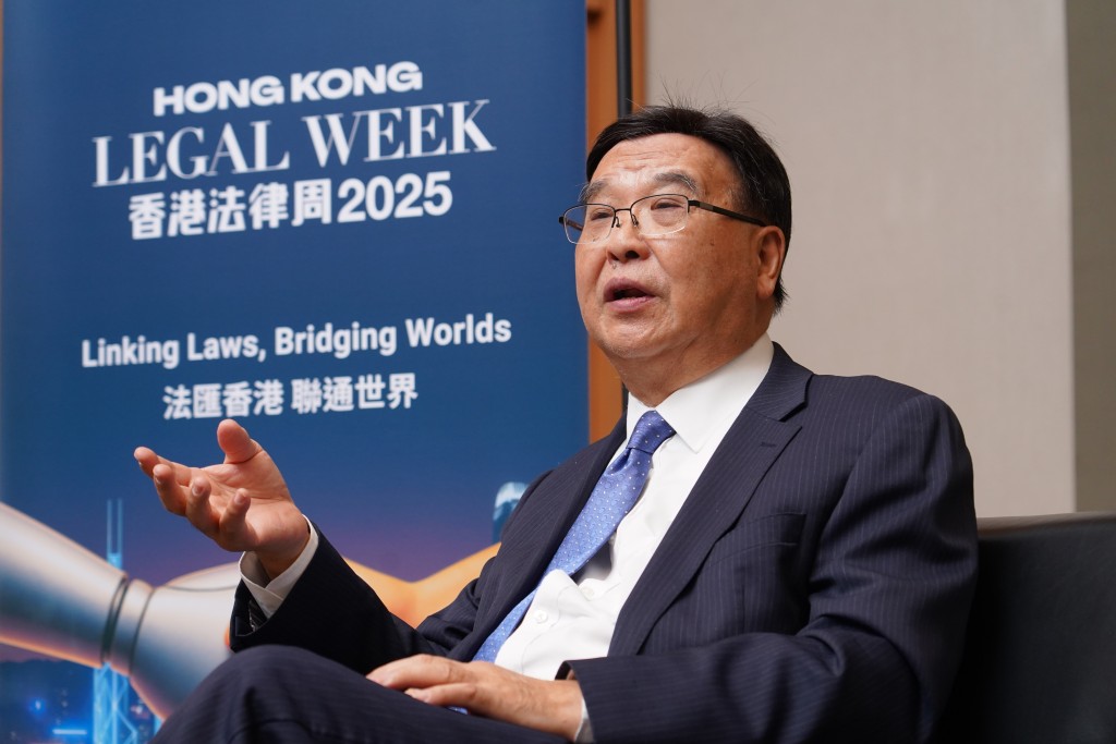 黃玉山指出，香港具備多項獨特條件，包括市民合法權利、穩定的普通法制度、完善且獨立的海關制度。