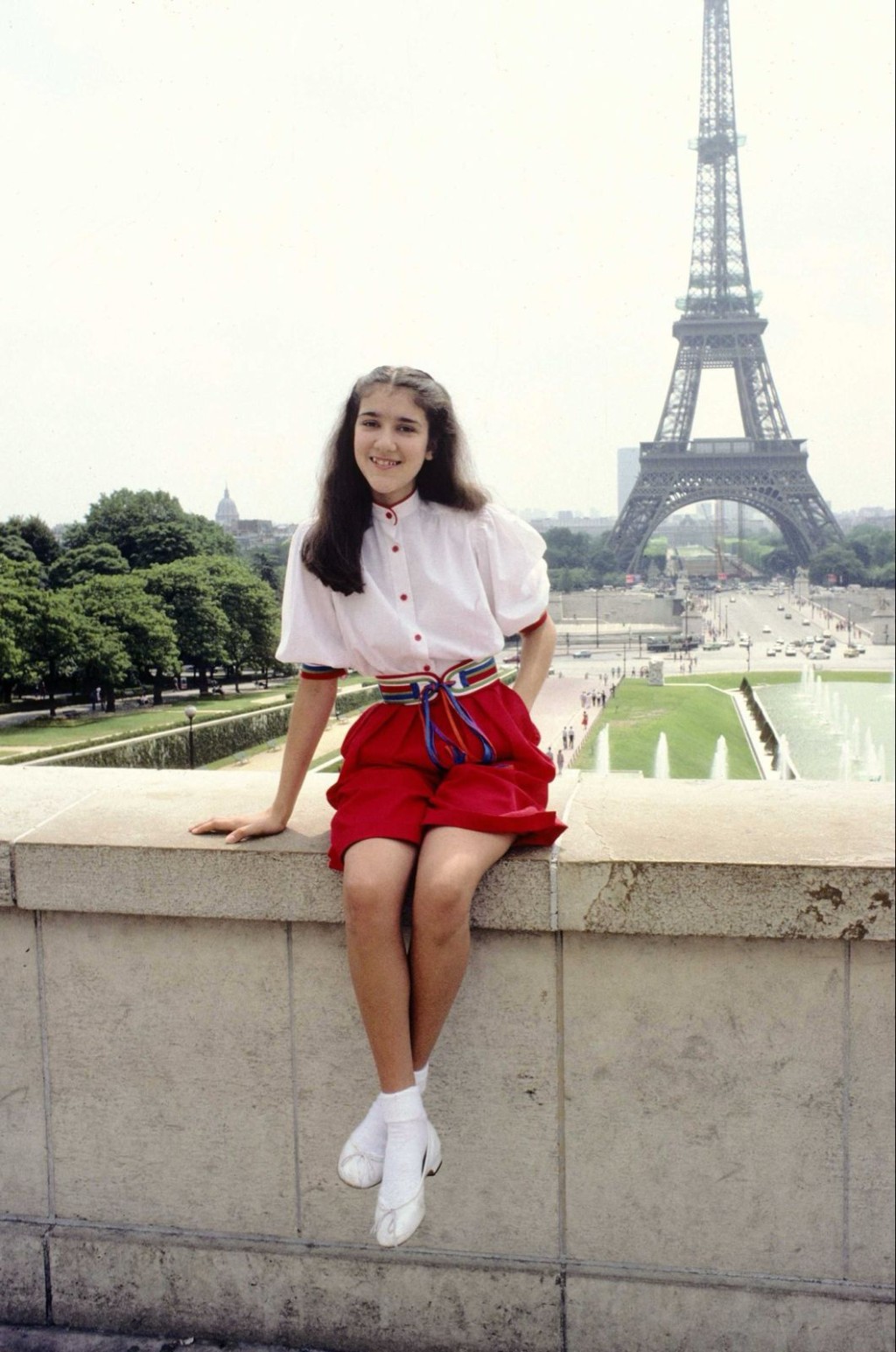 今日,莎莲迪安公开多张在巴黎的照片,并写上“不知怎样告诉你们”。 今日,莎莲迪安公开多张在巴黎的照片,并写上“不知怎样告诉你们”。