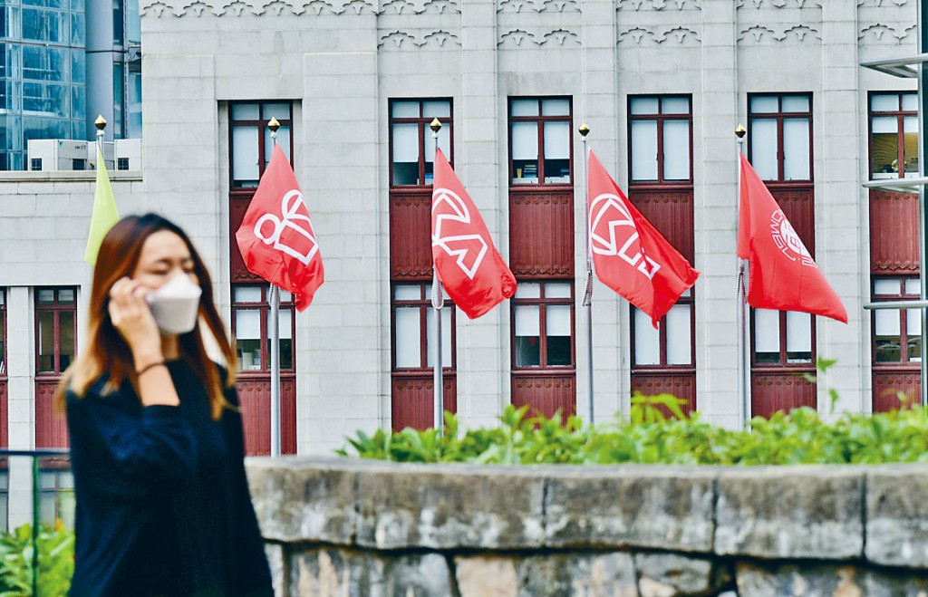 長實公布,向在英國上市的房地產投資信託基金Civitas Social Housing,提出現金全購並私有化。