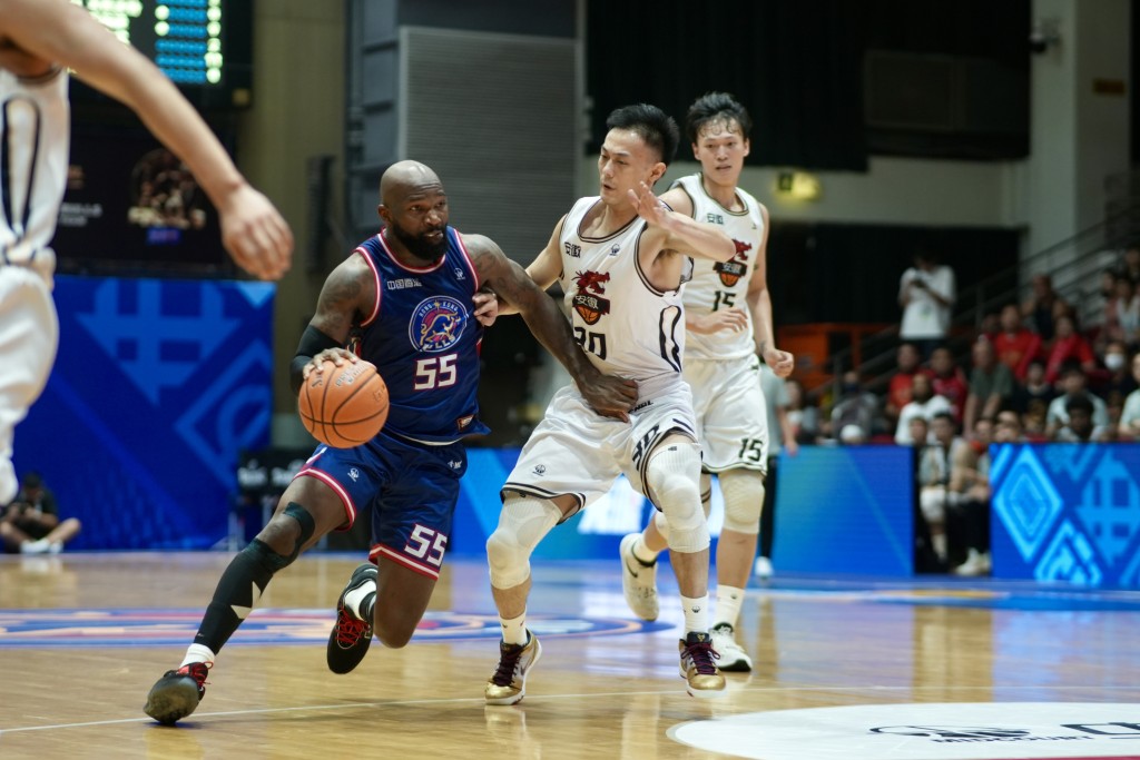 NBL季后赛总决赛Game4，香港金牛主场迎战安徽文⼀。 刘骏轩摄