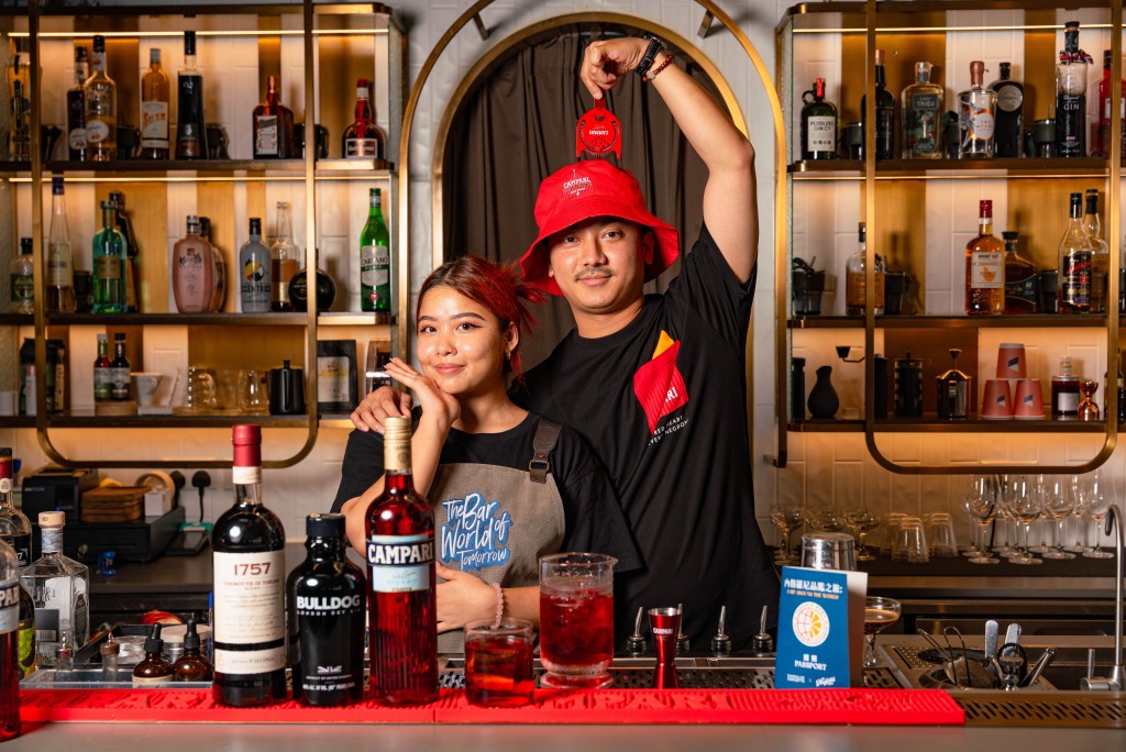 「Singular Concepts」將於9月1日至9月30日與「Campari Hong Kong」 合辦「Singular City Drink: A Sip Around The World with Campari」推廣活動，讓雞尾酒愛好者在整個9月沉浸於「Negroni Week」的氛圍中。