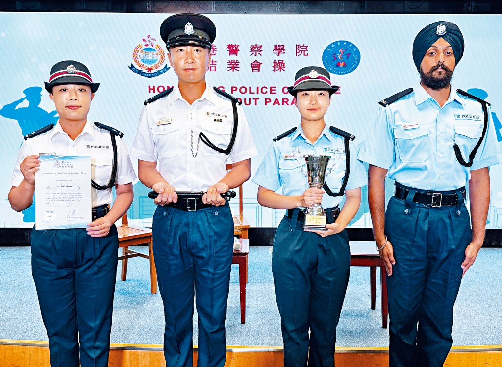 左起:見習督察蘇樂儀、鍾偉強及警員衛靜瑤、阿達表示,會專業地從事警務工作,服務市民。