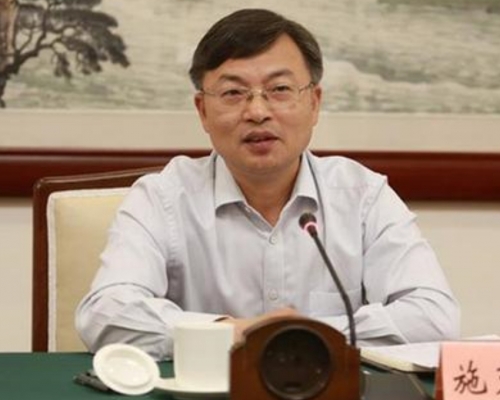 資料顯示，施克輝是全國政協副主席、港澳辦主任夏寶龍的浙江舊部。