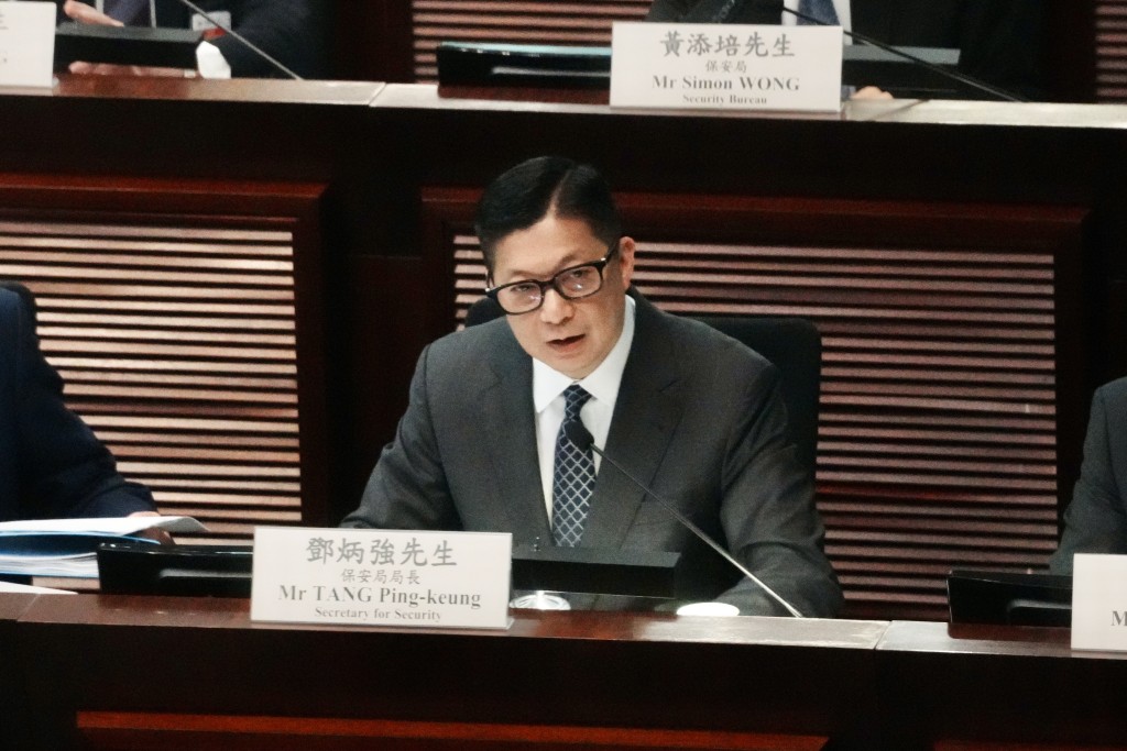 保安局局長鄧炳強。