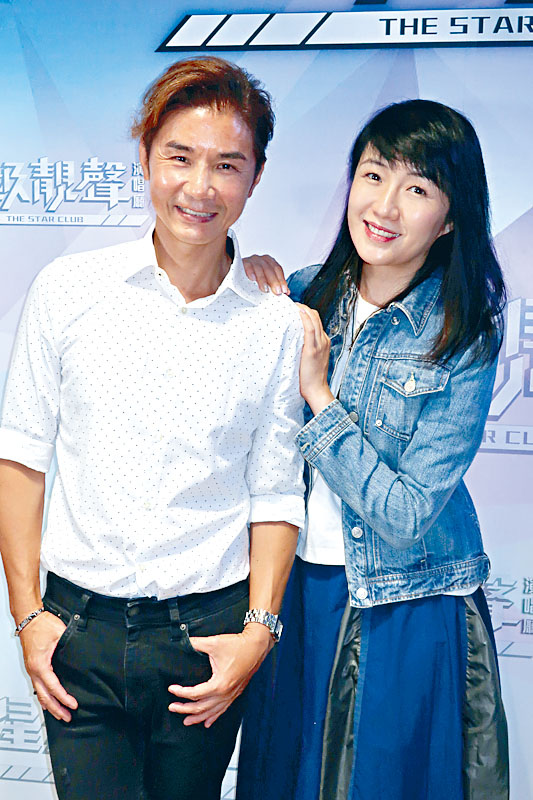 黃翊、何婉盈前晚舉行網上直播音樂會。