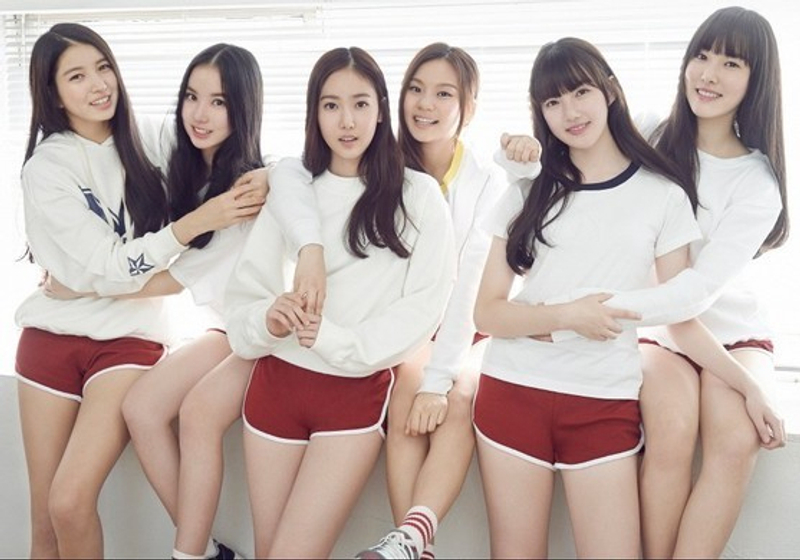 2015年，GFRIEND以《Glass Bead》出道。