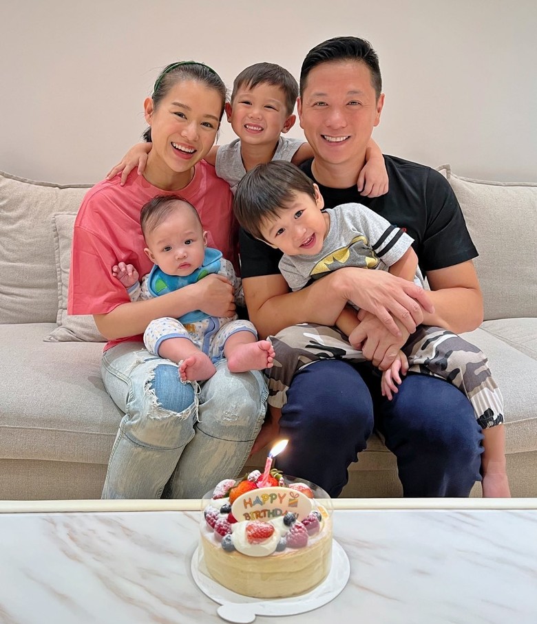 杏兒42歲生日，一家五口影全家福。