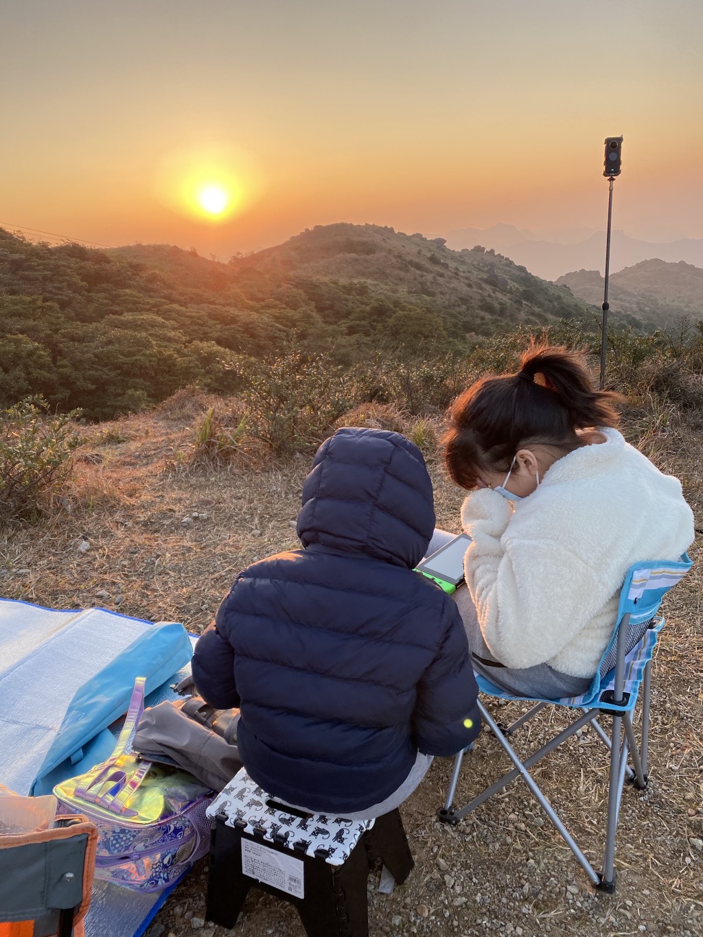 全家首次車中泊之旅是到大帽山欣賞日出。