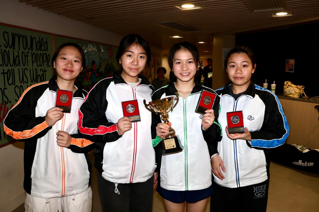 惊喜杀入决赛的圣母「奇兵」团包括:右起练家希、曾悦澄、黄梓琳及张智晴。徐嘉华摄 惊喜杀入决赛的圣母「奇兵」团包括:右起练家希、曾悦澄、黄梓琳及张智晴。徐嘉华摄