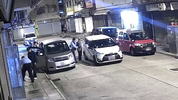 警方制服涉案司機。