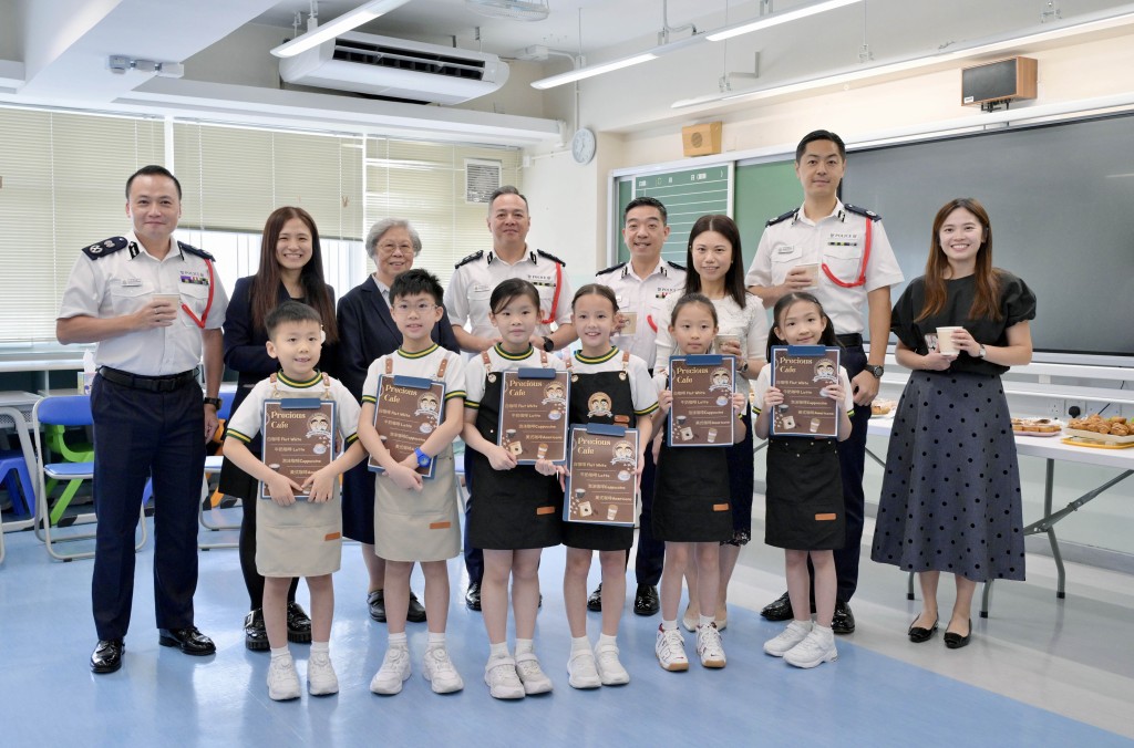 學校小咖啡師為嘉賓奉上特製咖啡。蘇正謙攝 學校小咖啡師為嘉賓奉上特製咖啡。蘇正謙攝