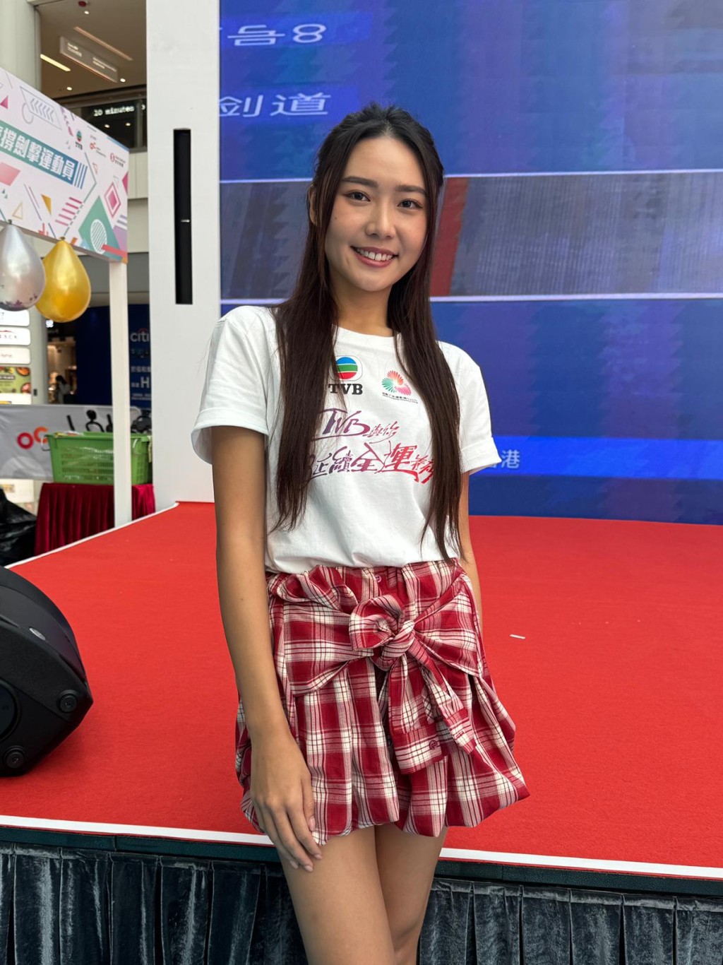 戴祖儀顯瘦驚「谷唔起」台慶戰衣。 戴祖儀顯瘦驚「谷唔起」台慶戰衣。