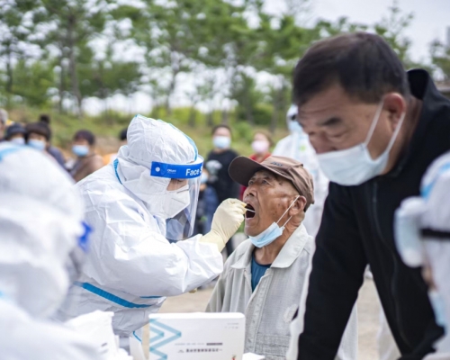 內地增22宗新型肺炎確診，4宗來自遼寧本土。（新華社圖片）