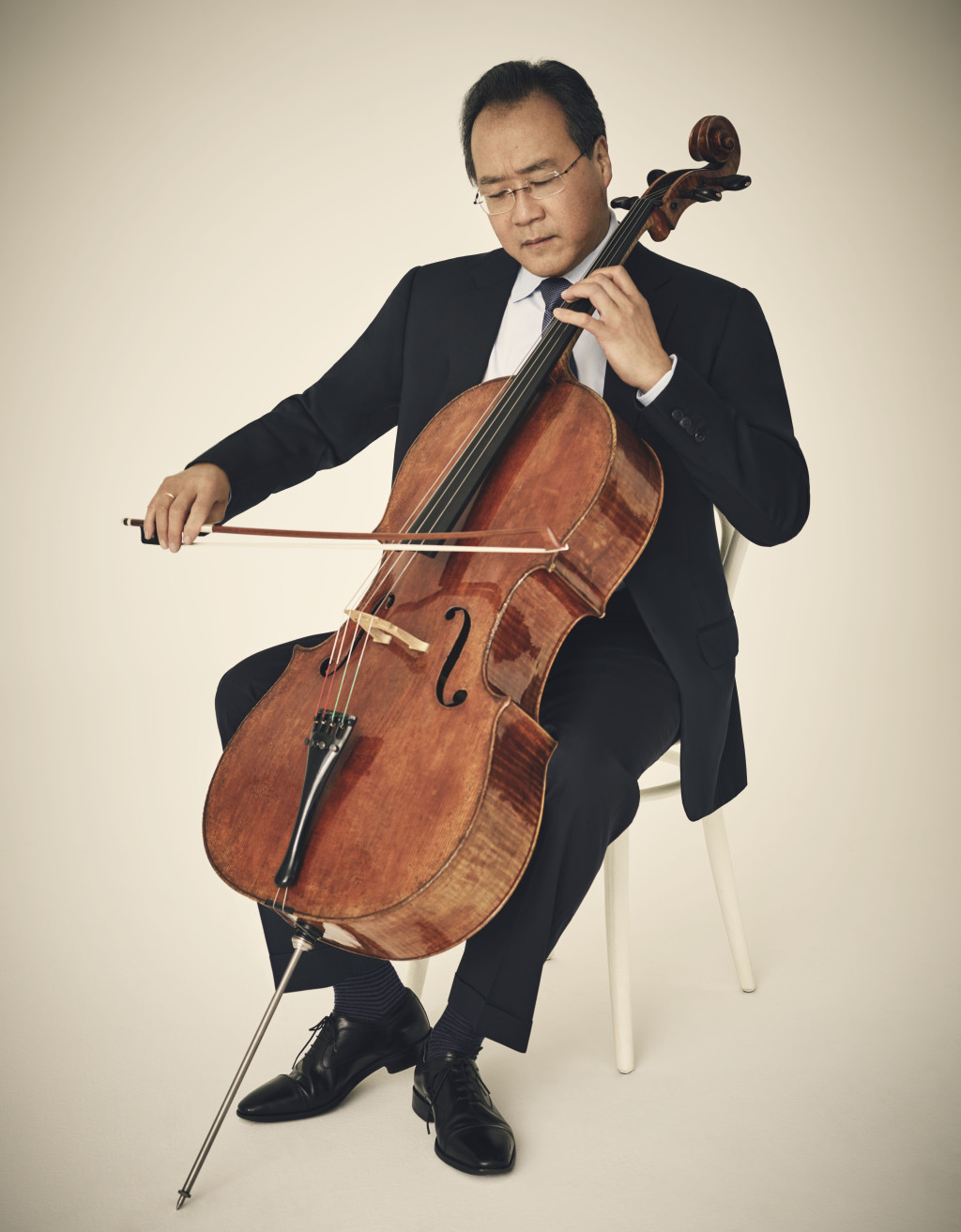 马友友将与港乐音乐总监梵志登合作，为听众带来德伏扎克壮丽的大提琴协奏曲。中大网站图片