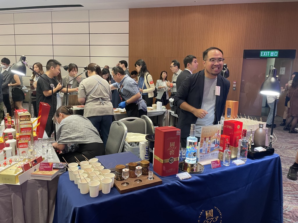 被喻為「中國十大白酒品牌」當中的6個品牌均會展出,包括貴州茅台、江蘇洋河;四川的五糧液、瀘州老窖、劍南春以及郎酒。蔡思宇攝 被喻為「中國十大白酒品牌」當中的6個品牌均會展出,包括貴州茅台、江蘇洋河;四川的五糧液、瀘州老窖、劍南春以及郎酒。蔡思宇攝