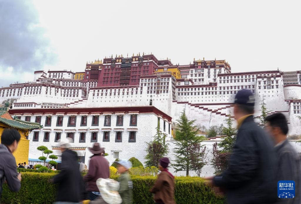 过去多位西藏书记，都因为治藏有功，后来晋升为国家领导人。新华社