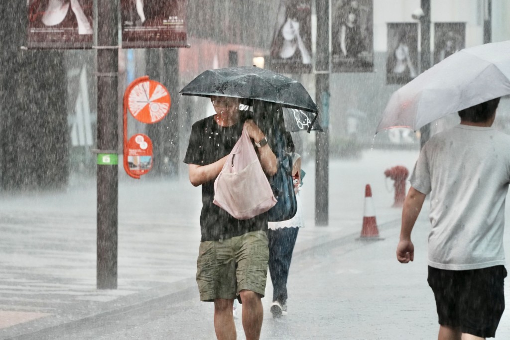 七月香港天氣主要受廣闊低壓槽、活躍偏南氣流以及熱帶氣旋美莎克和紅霞相關的降雨影響。資料圖片 七月香港天氣主要受廣闊低壓槽、活躍偏南氣流以及熱帶氣旋美莎克和紅霞相關的降雨影響。資料圖片