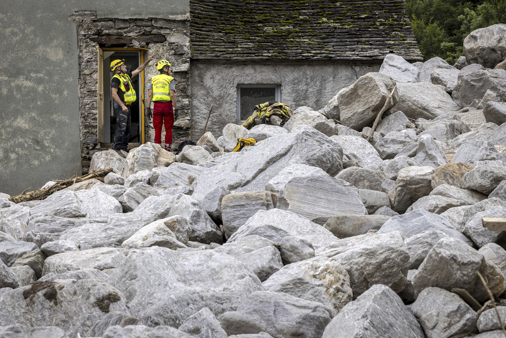 瑞士东南部暴雨致山泥倾泻。美联社