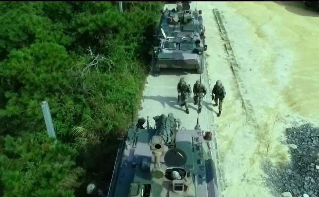 解放軍駐港部隊影片截圖