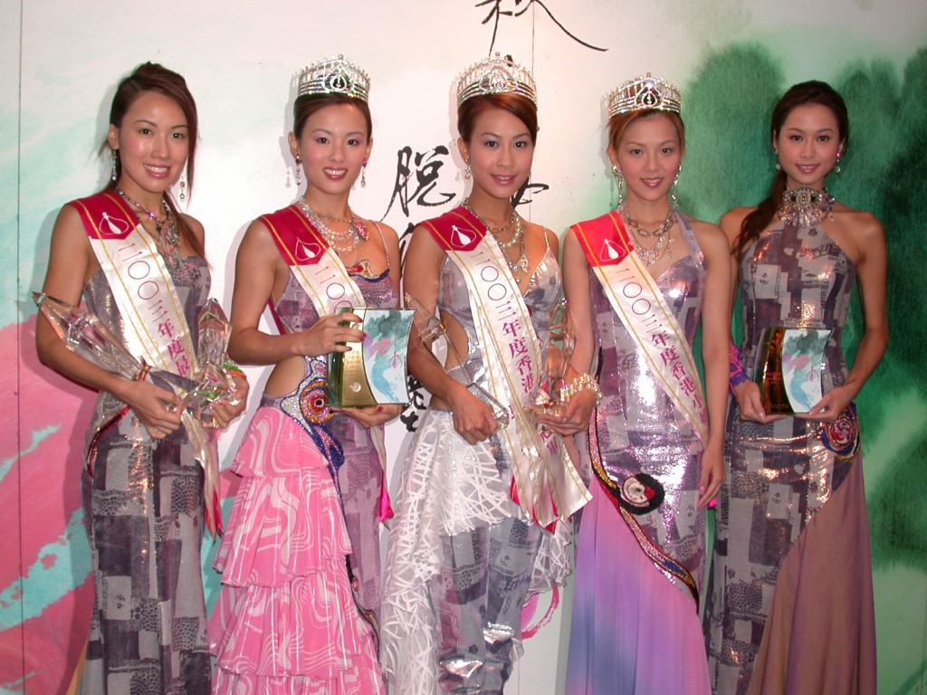 李施嬅當年三甲不入,但演藝發展比有名次三甲港姐冠軍曹敏莉、亞軍楊洛婷、季軍戚黛黛好。