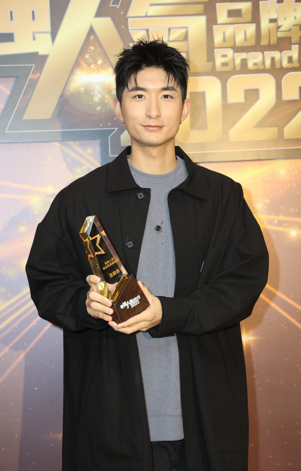 张驰豪获「最强人气广告歌演绎歌星奖」。