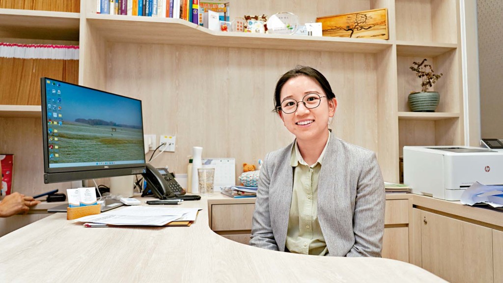 鄭珊醫生 精神科專科醫生