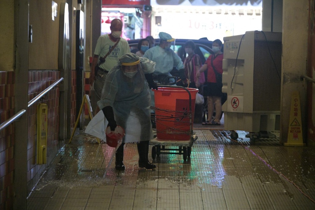 食環署清潔楊屋道街市。